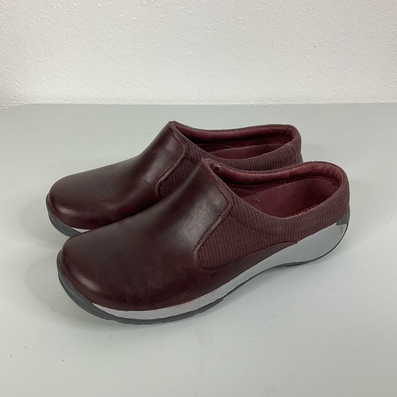 Merrell Burgundy Andorra Mule Shoes Size 7.5 - Picture 3 of 8